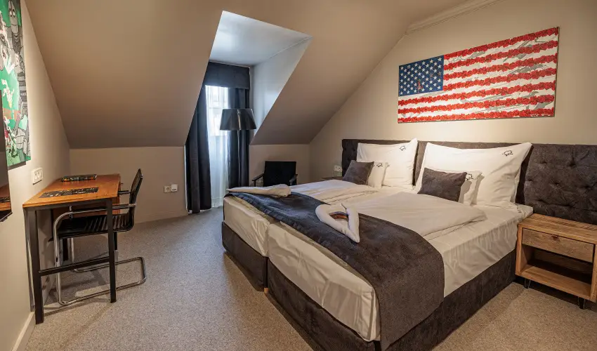 Barka Gal�ria Hotel �s �tterem T�llya - M�jus 1.