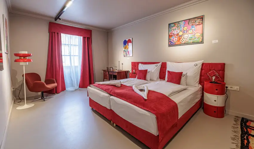 Barka Gal�ria Hotel �s �tterem T�llya - M�jus 1.