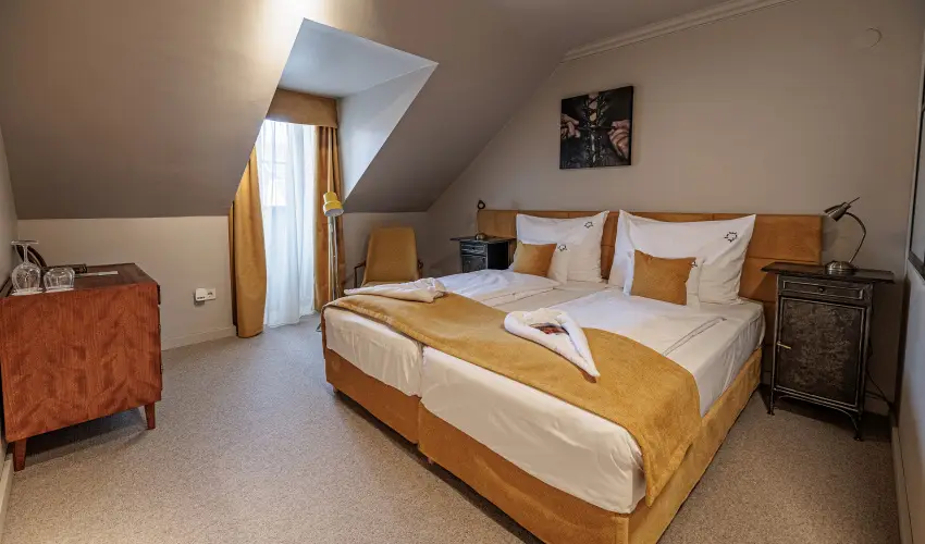 Barka Gal�ria Hotel �s �tterem T�llya - M�jus 1.