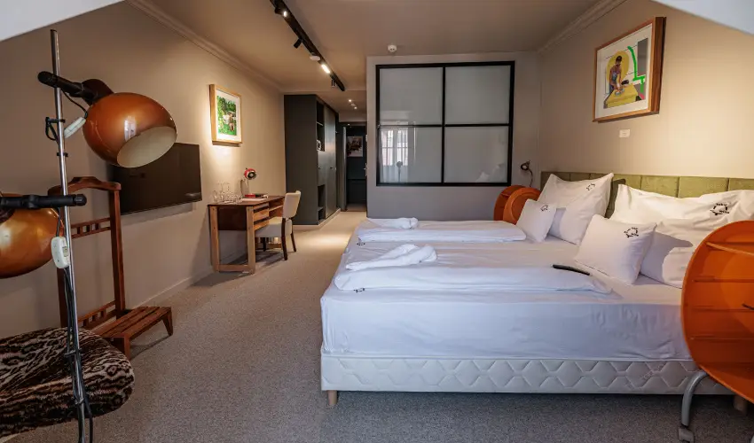 Barka Gal�ria Hotel �s �tterem T�llya - M�jus 1.