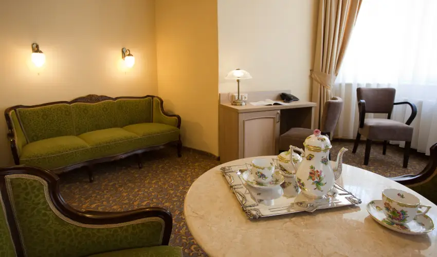 Barokk Hotel Promend Gyr - Mjus 1. - teljes elrefizetssel