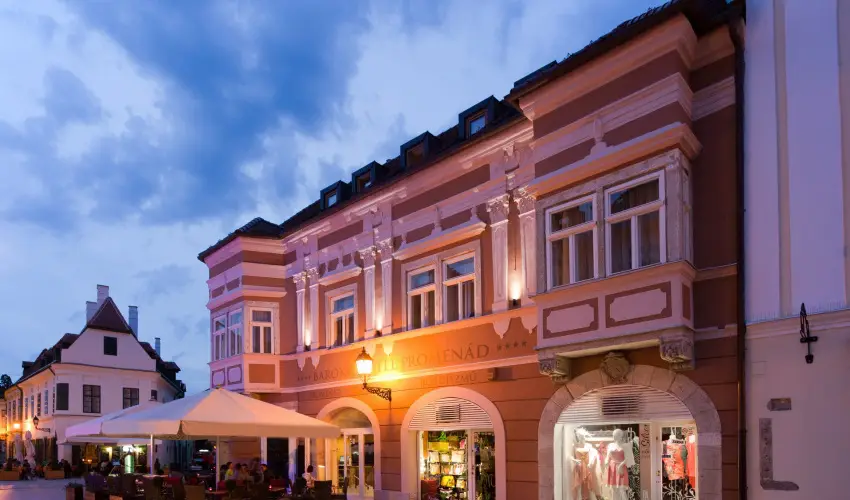 Barokk Hotel Promend Gyr - Mjus 1. - teljes elrefizetssel