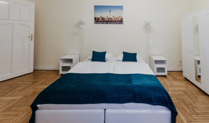 Baross City Hotel Budapest - Mjus 1. - teljes elrefizetssel