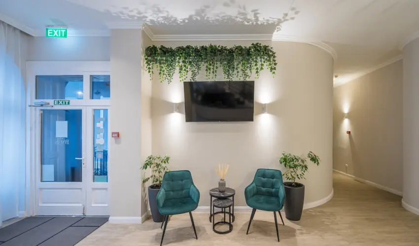 Baross City Hotel Budapest - Mjus 1. - teljes elrefizetssel