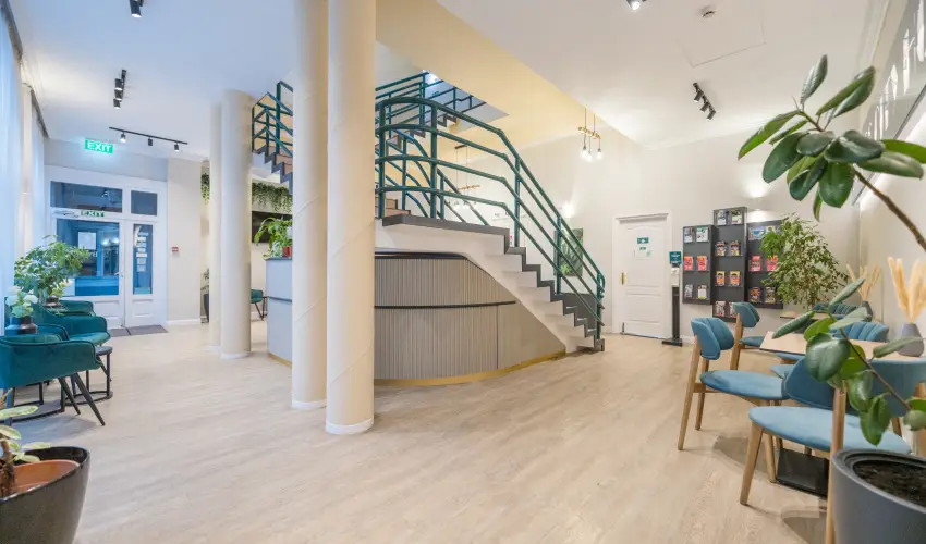 Baross City Hotel Budapest - Mjus 1. - teljes elrefizetssel