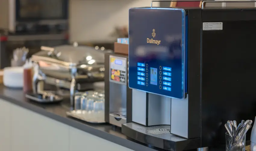 Baross City Hotel Budapest - Mjus 1. - teljes elrefizetssel