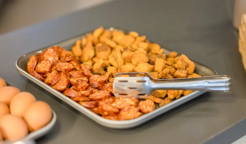 Baross City Hotel Budapest - Mjus 1. - teljes elrefizetssel