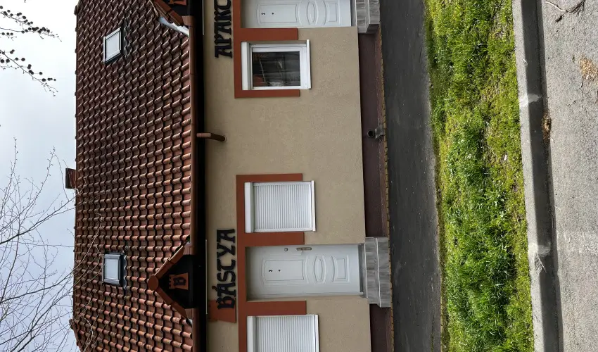 Bstya Apartman Sikls - Mjus 1. (min. 2 j)