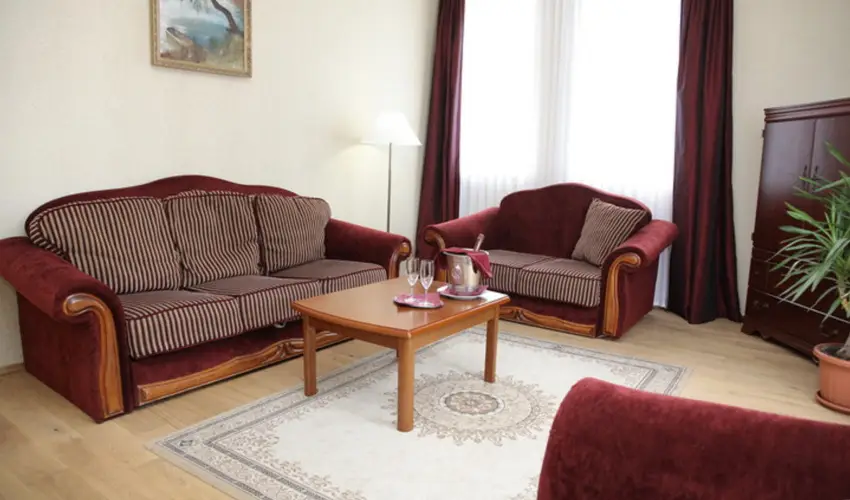 Batthyny Kastlyszll Zalacsny - Mjus 1. (min. 3 j)