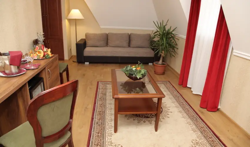 Batthyny Kastlyszll Zalacsny - Mjus 1. (min. 3 j)