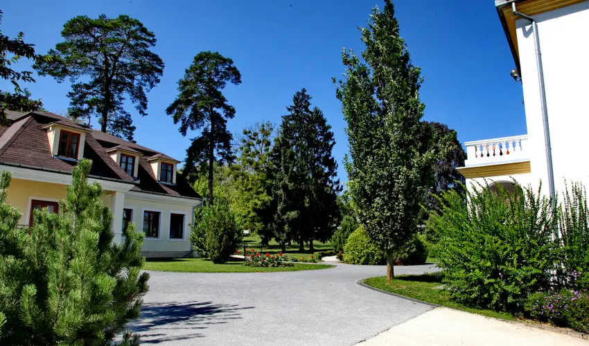 Batthyny Kastlyszll Zalacsny - Mjus 1. (min. 3 j)