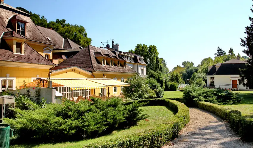 Batthyny Kastlyszll Zalacsny - Mjus 1. (min. 3 j)