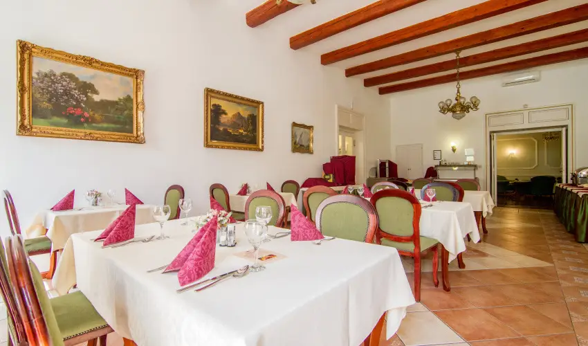 Batthyny Kastlyszll Zalacsny - Mjus 1. (min. 3 j)