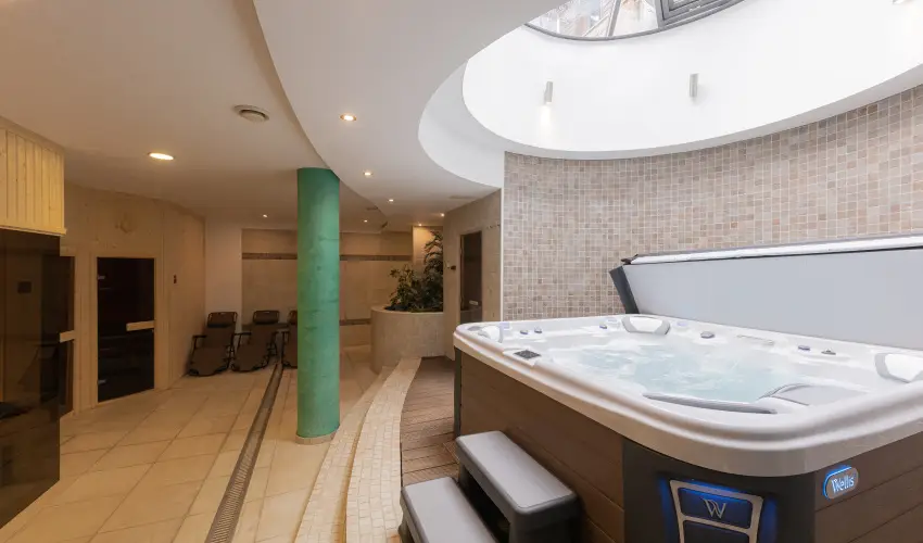 Bazilika alatti Panzi Esztergom - Mjus 1. 