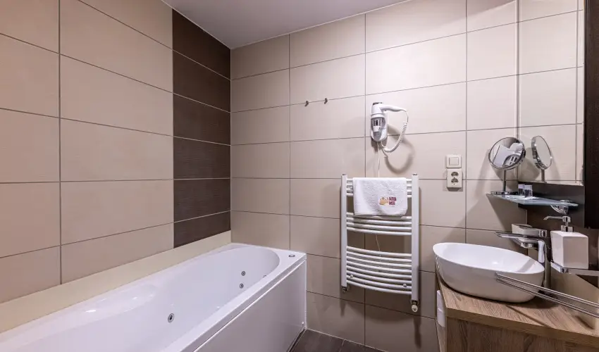 Bazilika alatti Panzi Esztergom - Mjus 1. 