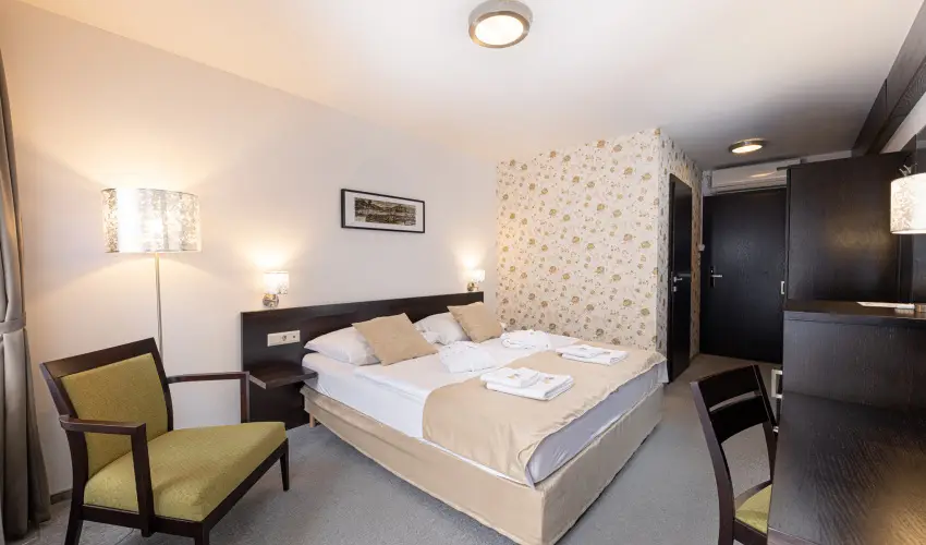 Bazilika alatti Panzi Esztergom - Mjus 1. 