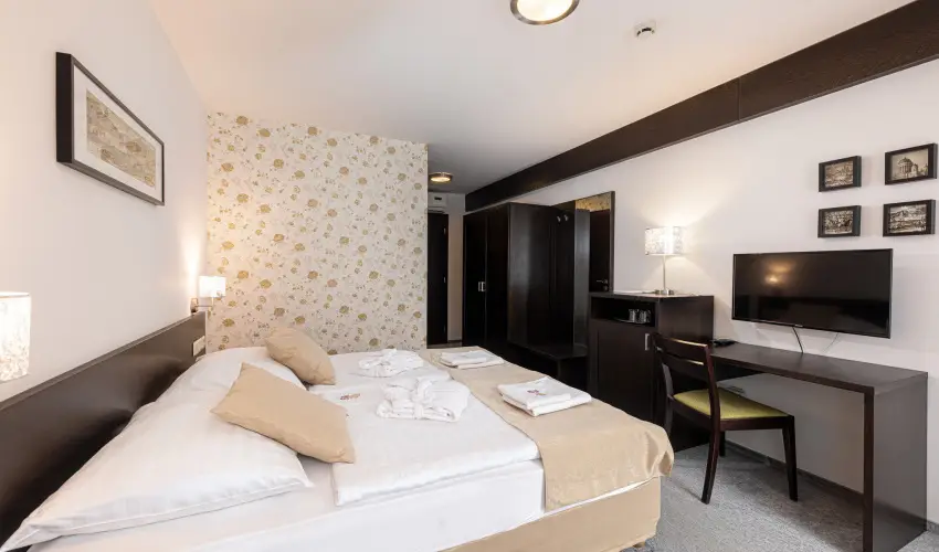 Bazilika alatti Panzi Esztergom - Mjus 1. 