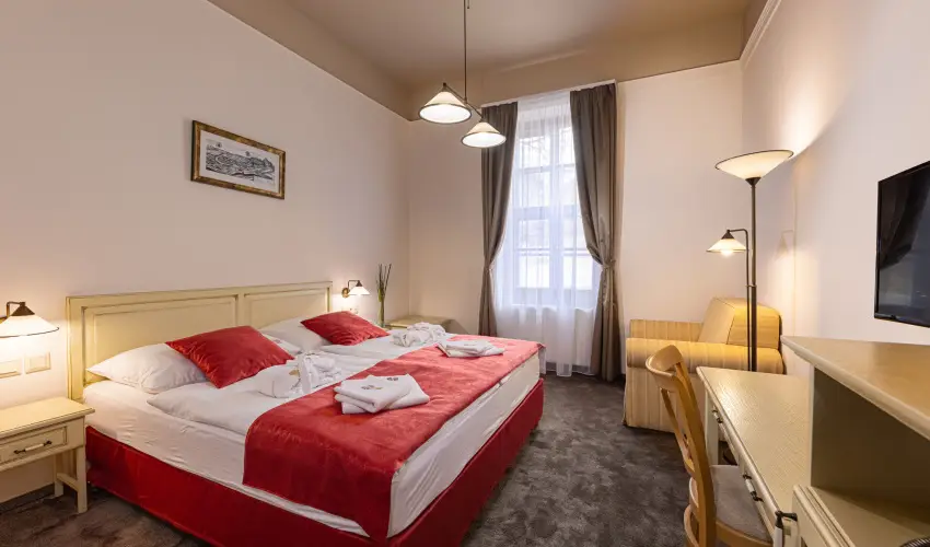 Bazilika alatti Panzi Esztergom - Mjus 1. 