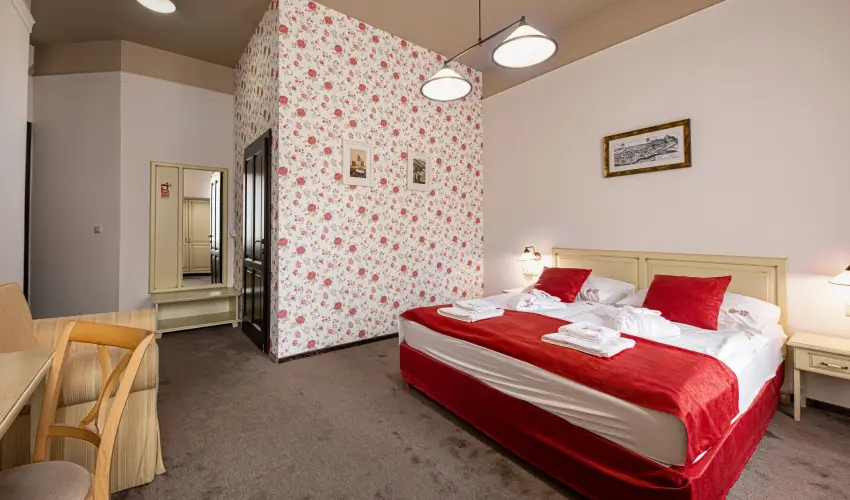 Bazilika alatti Panzi Esztergom - Mjus 1. 