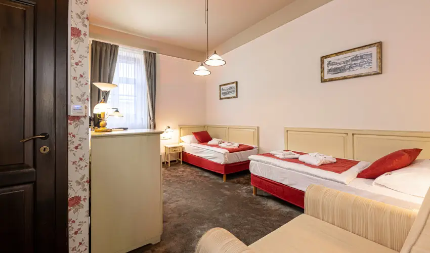 Bazilika alatti Panzi Esztergom - Mjus 1. 