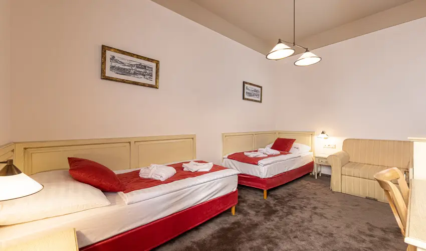 Bazilika alatti Panzi Esztergom - Mjus 1. 