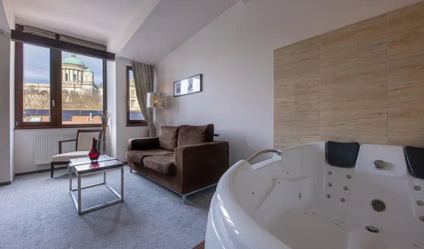 Bazilika alatti Panzi Esztergom - Mjus 1. 