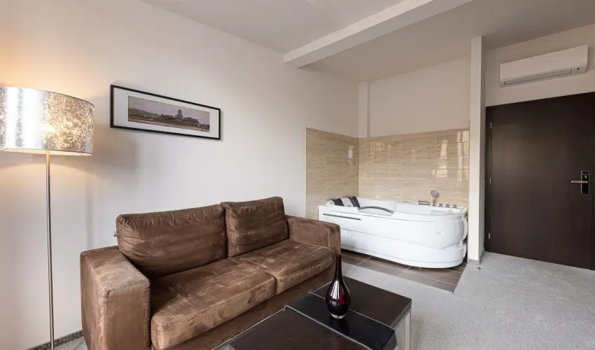 Bazilika alatti Panzi Esztergom - Mjus 1. 