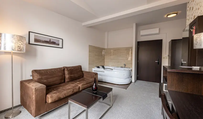 Bazilika alatti Panzi Esztergom - Mjus 1. 