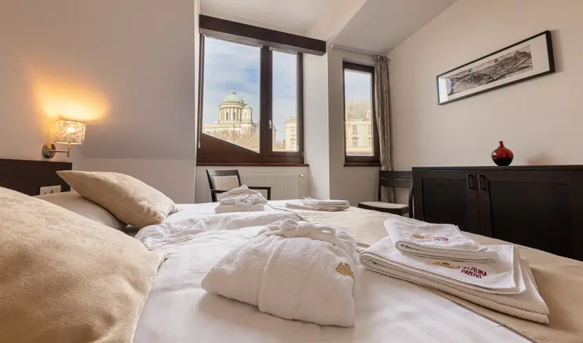 Bazilika alatti Panzi Esztergom - Mjus 1. 