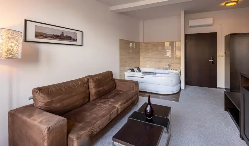 Bazilika alatti Panzi Esztergom - Mjus 1. 