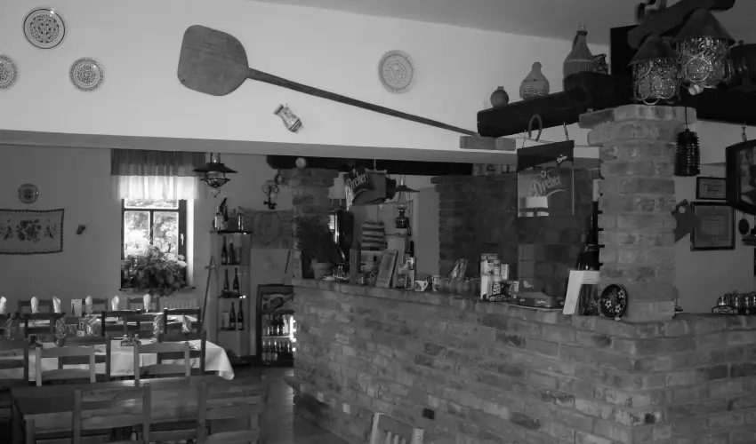 B�nyei Fogad� �s �tterem Erd�b�nye - M�jus 1. (min. 2 �j)