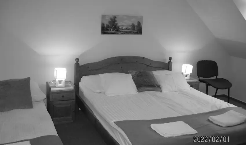 B�nyei Fogad� �s �tterem Erd�b�nye - M�jus 1. (min. 2 �j)