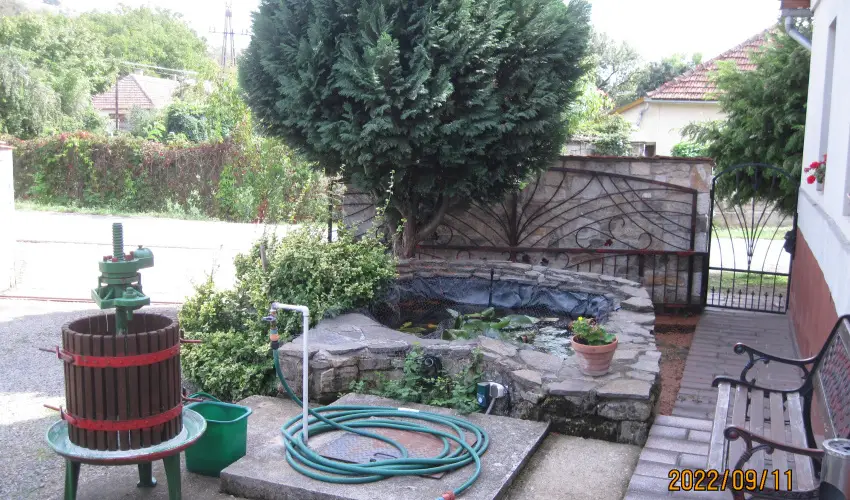 B�nyei Fogad� �s �tterem Erd�b�nye - M�jus 1. (min. 2 �j)