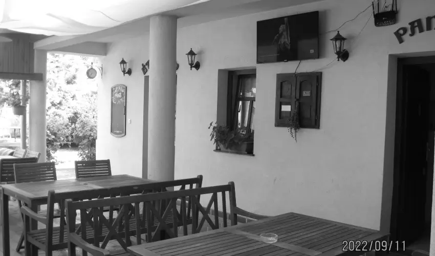 B�nyei Fogad� �s �tterem Erd�b�nye - M�jus 1. (min. 2 �j)