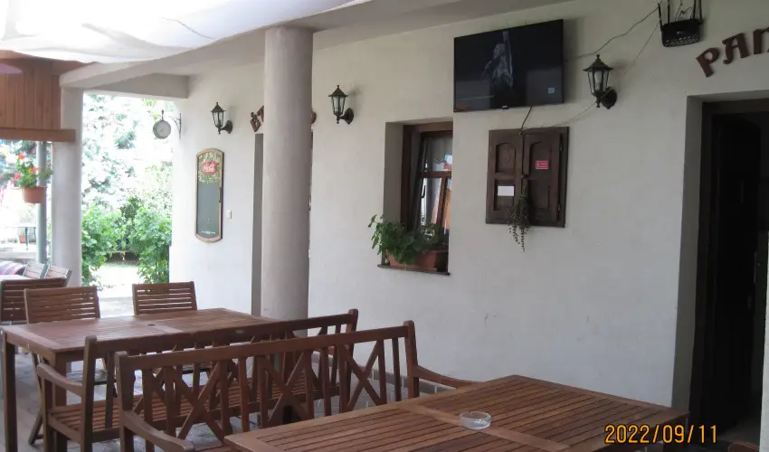 B�nyei Fogad� �s �tterem Erd�b�nye - M�jus 1. (min. 2 �j)