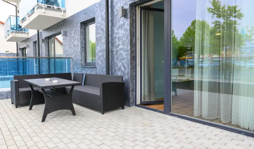 Berill Suites Srvr - Mjus 1. (min. 2 j)