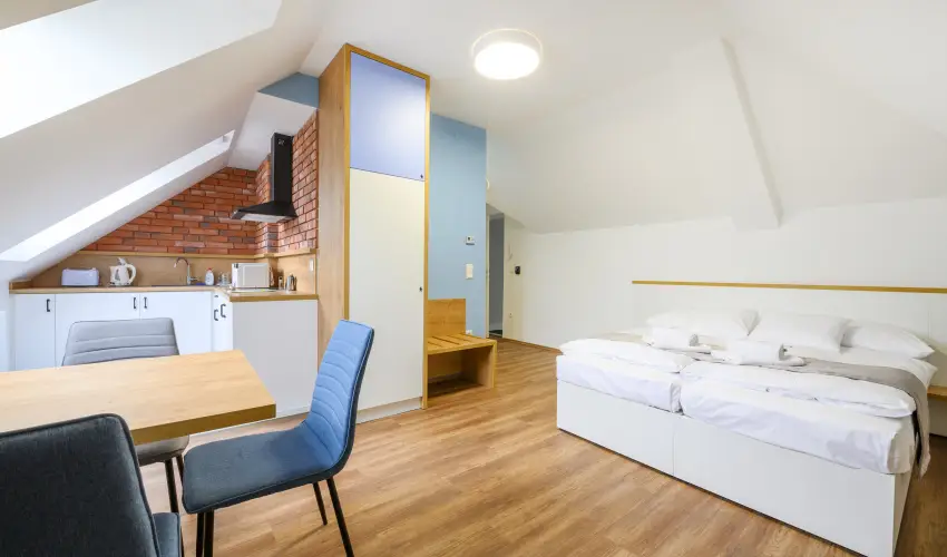 Berill Suites Srvr - Mjus 1. (min. 2 j)