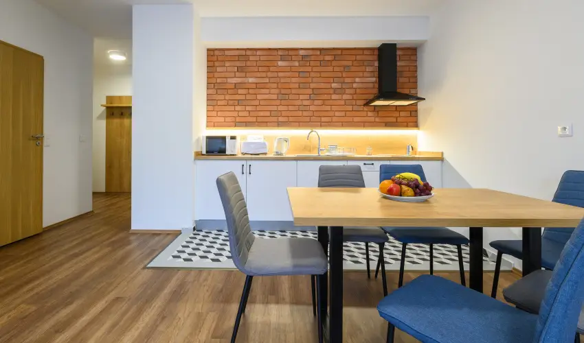 Berill Suites Srvr - Mjus 1. (min. 2 j)