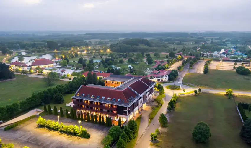 Hotel Aquarell Cegl�d - Maj�lis az Aquarellben (min. 2 �j)