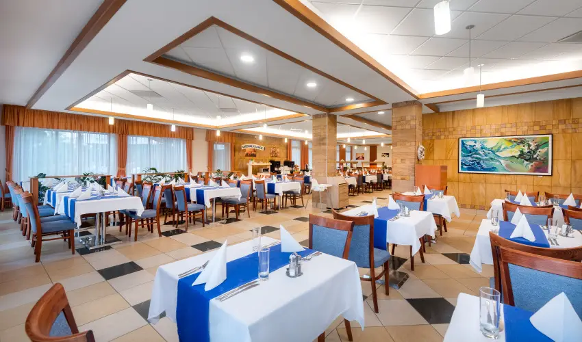 Hotel Aquarell Cegl�d - Maj�lis az Aquarellben (min. 2 �j)