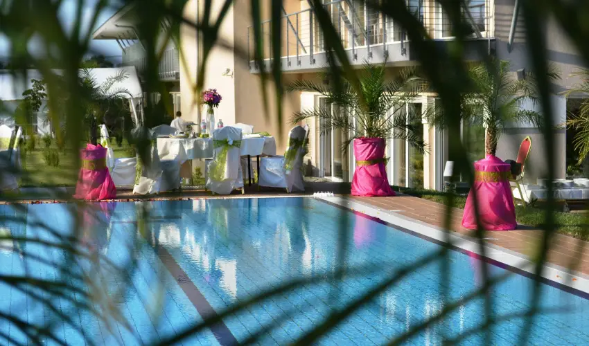 Szpia Bio & Art Hotel Zsmbk - Mjus 1. - teljes elrefizetssel (min. 2 j)