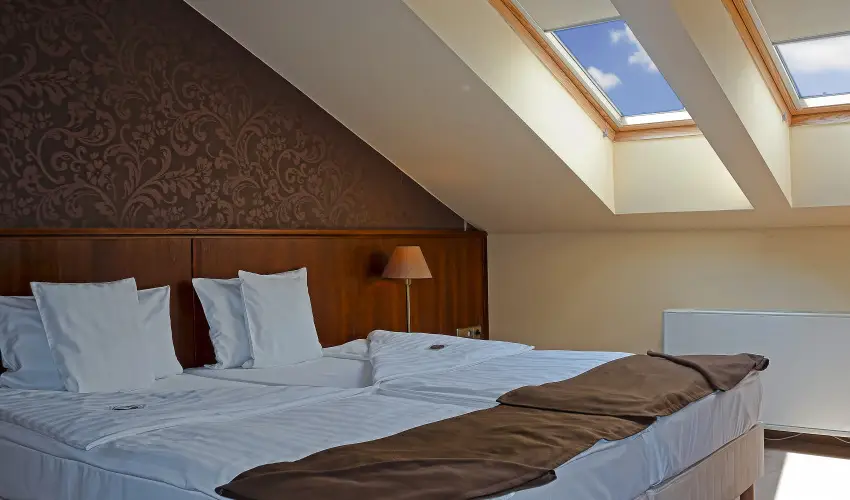 Szpia Bio & Art Hotel Zsmbk - Mjus 1. - teljes elrefizetssel (min. 2 j)