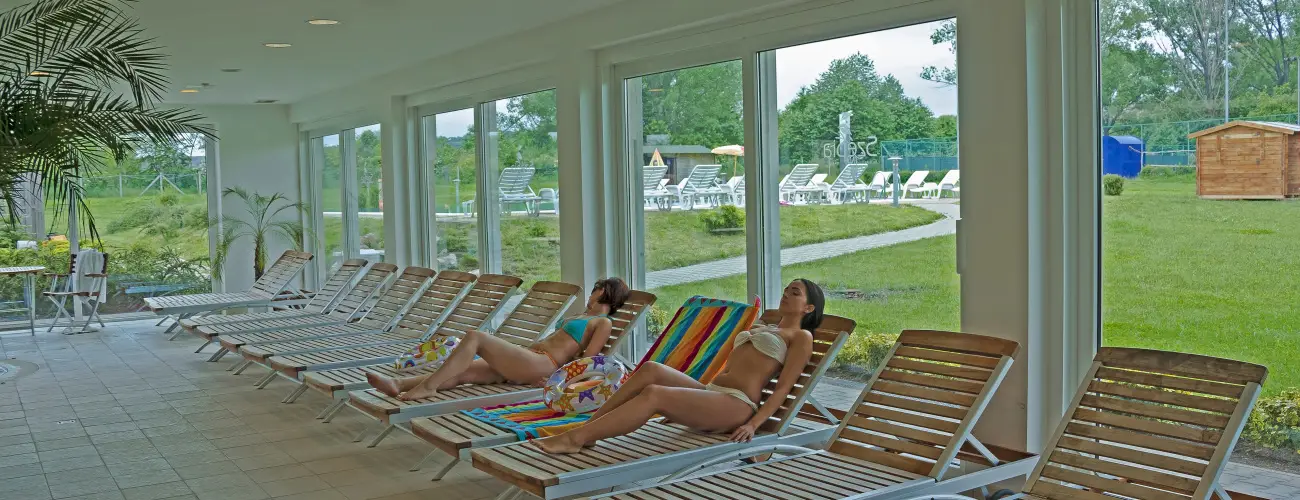 Szpia Bio & Art Hotel Zsmbk - Mjus 1. 