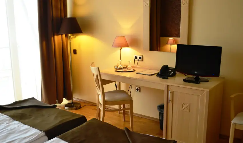 Szpia Bio & Art Hotel Zsmbk - Mjus 1. - teljes elrefizetssel (min. 2 j)