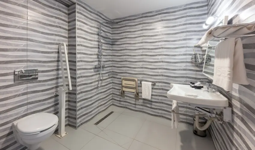 Szpia Bio & Art Hotel Zsmbk - Mjus 1. - teljes elrefizetssel (min. 2 j)