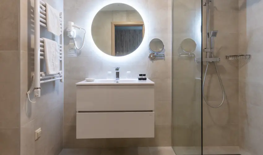 Szpia Bio & Art Hotel Zsmbk - Mjus 1. - teljes elrefizetssel (min. 2 j)