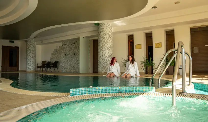 Sz�pia Bio & Art Hotel Zs�mb�k - M�jus 1. 