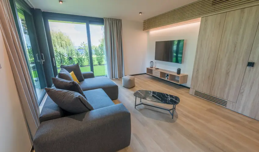 BJ81 Suite Hotel Sifok - Mjus 1. - teljes elrefizetssel (min. 3 j)