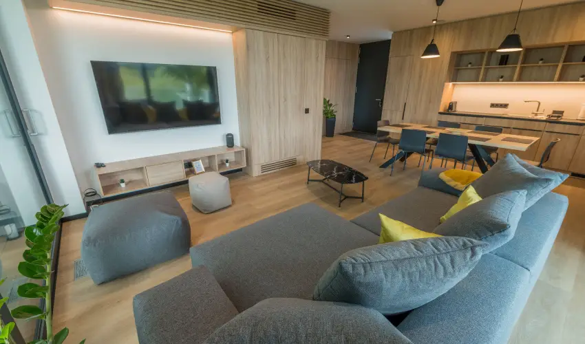 BJ81 Suite Hotel Sifok - Mjus 1. - teljes elrefizetssel (min. 3 j)