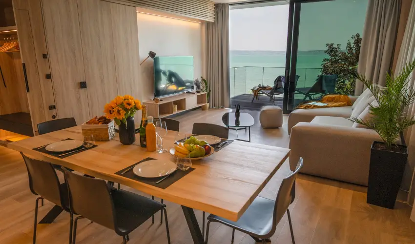 BJ81 Suite Hotel Sifok - Mjus 1. - teljes elrefizetssel (min. 3 j)